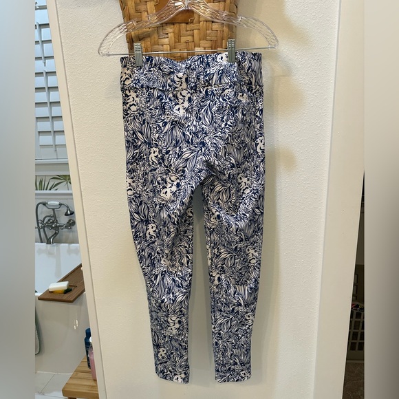 Lilly Pulitzer Blue and White Floral Leggings size 2 - Picture 5 of 7